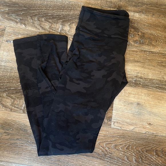 Lululemon wunderunder camo denim material leggings - Picture 1 of 3